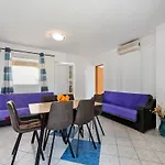 Simplistic In With Garden Vir