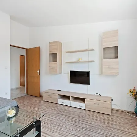 Appartement Simplistic In With Garden *