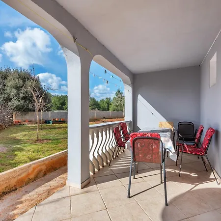 Simplistic In With Garden *