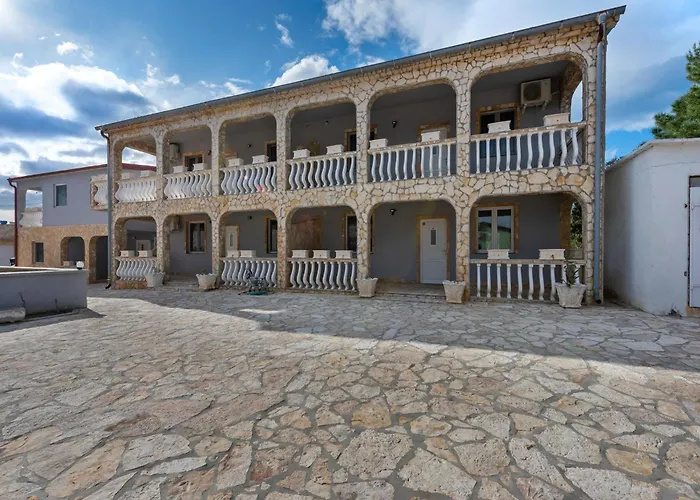 Simplistic In With Garden *