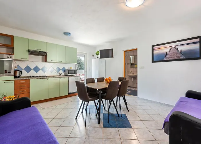 Simplistic In With Garden