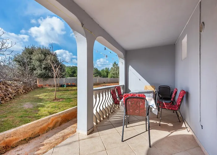 Simplistic In With Garden *